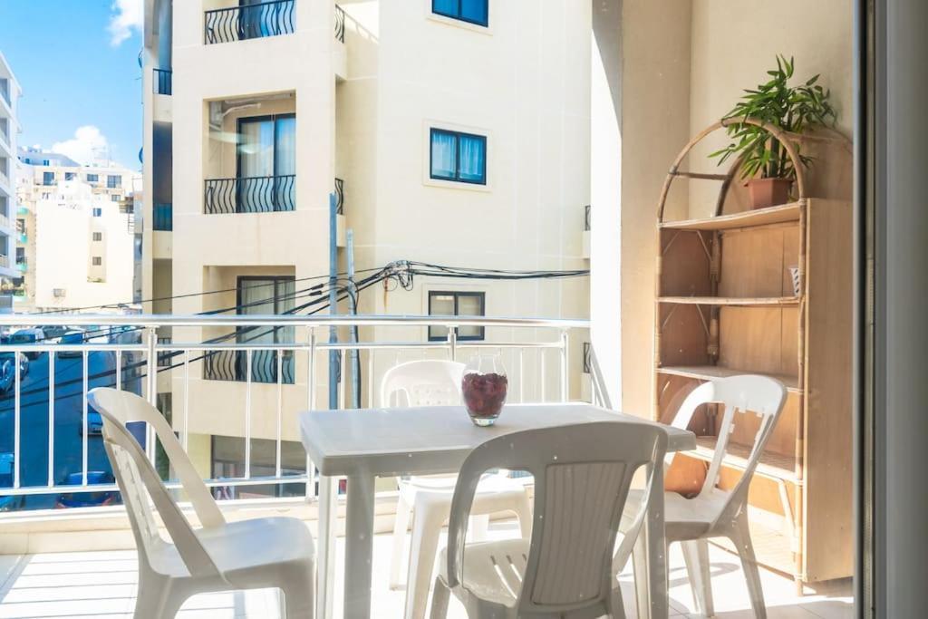 Modern Apt. Close To The Square خليج سانت بول المظهر الخارجي الصورة