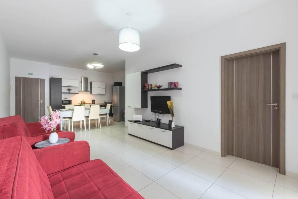 Modern Apt. Close To The Square خليج سانت بول المظهر الخارجي الصورة
