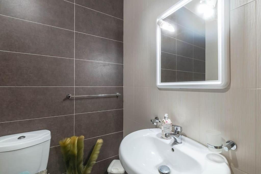 Modern Apt. Close To The Square خليج سانت بول المظهر الخارجي الصورة