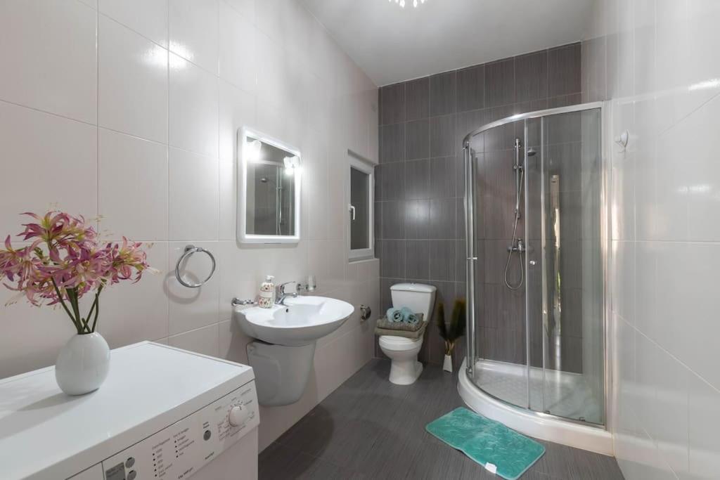 Modern Apt. Close To The Square خليج سانت بول المظهر الخارجي الصورة