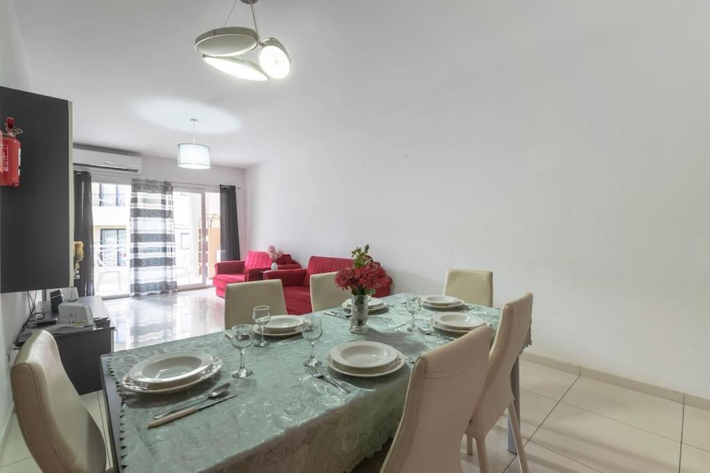 Modern Apt. Close To The Square خليج سانت بول المظهر الخارجي الصورة