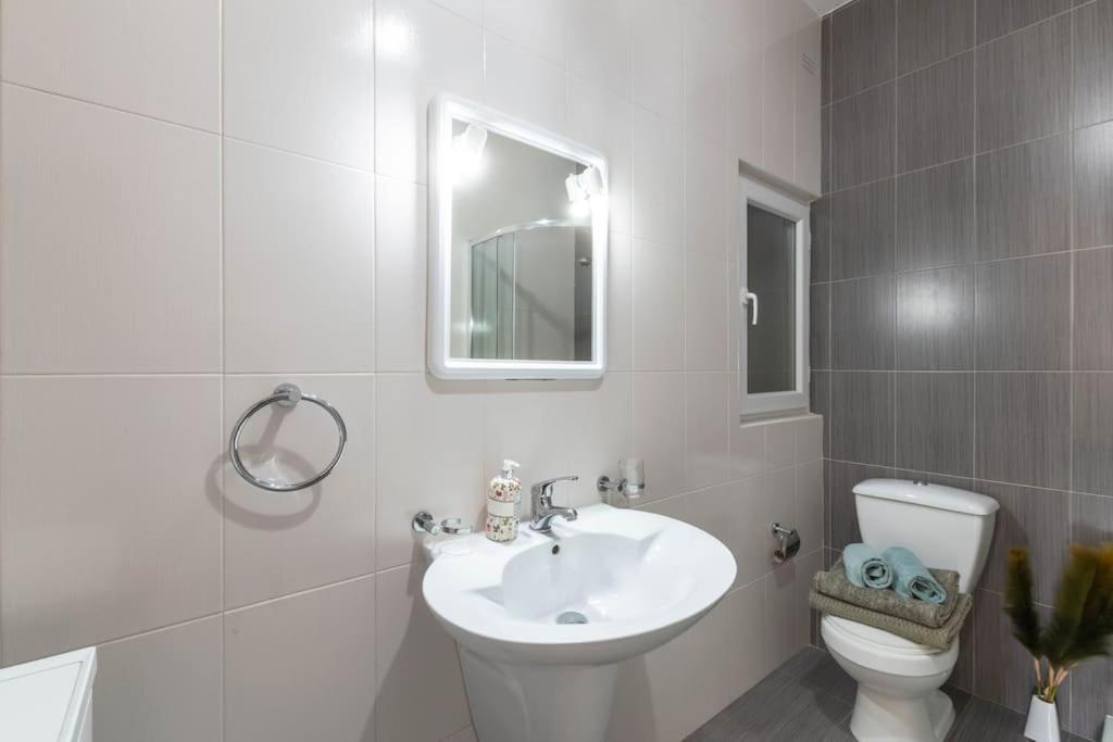 Modern Apt. Close To The Square خليج سانت بول المظهر الخارجي الصورة